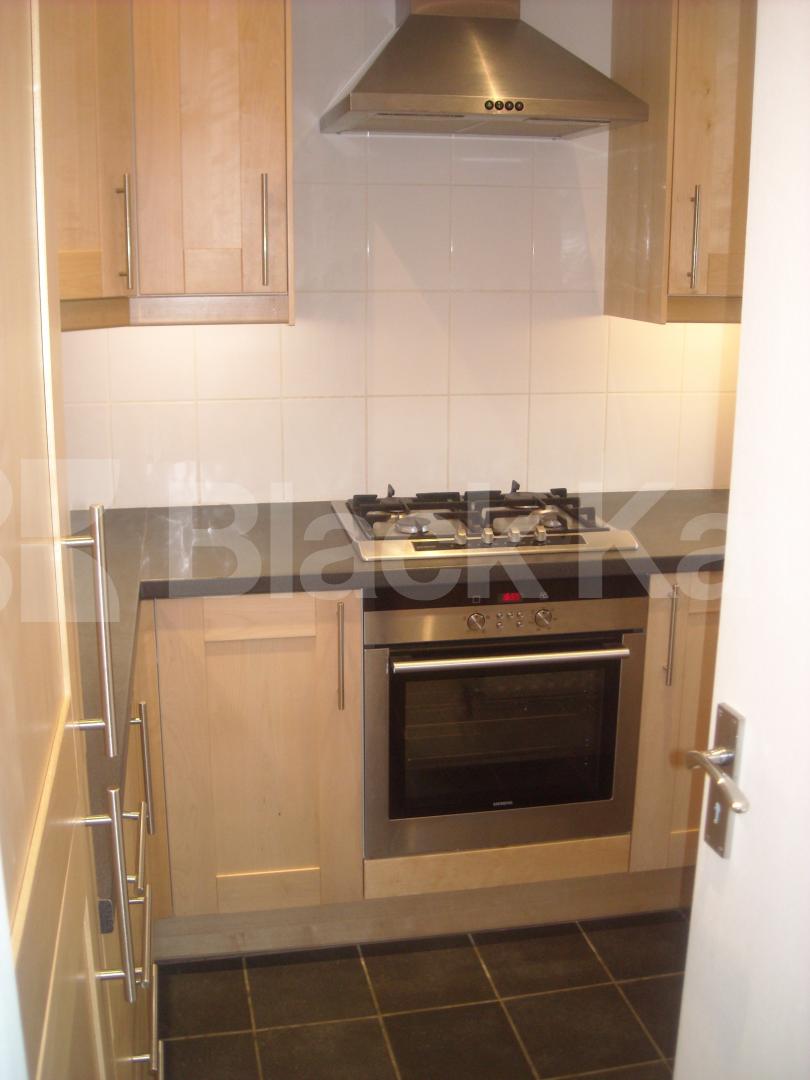 			LET, 3 Bedroom, 1 bath, 1 reception Apartment			 Loughton House, Tulse Hill